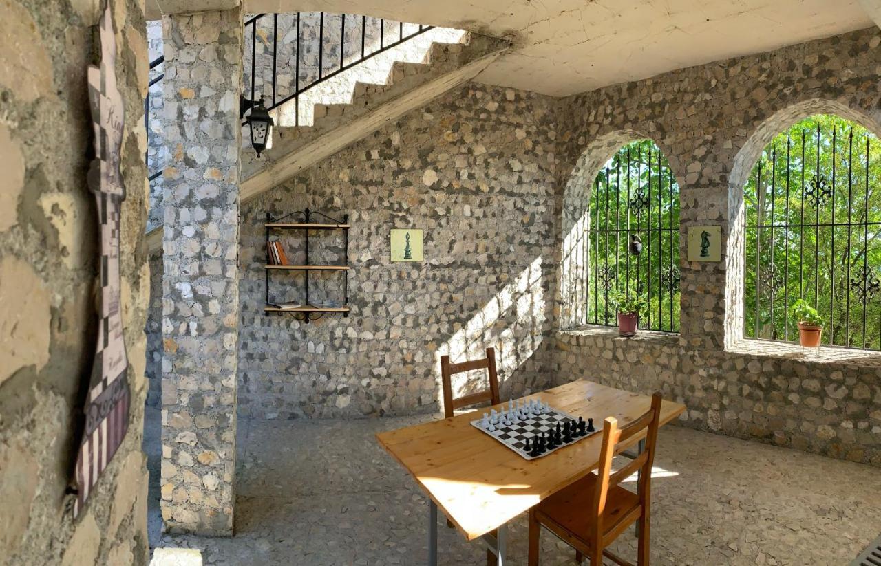 Замок Орлиное Гнездо New Athos エクステリア 写真